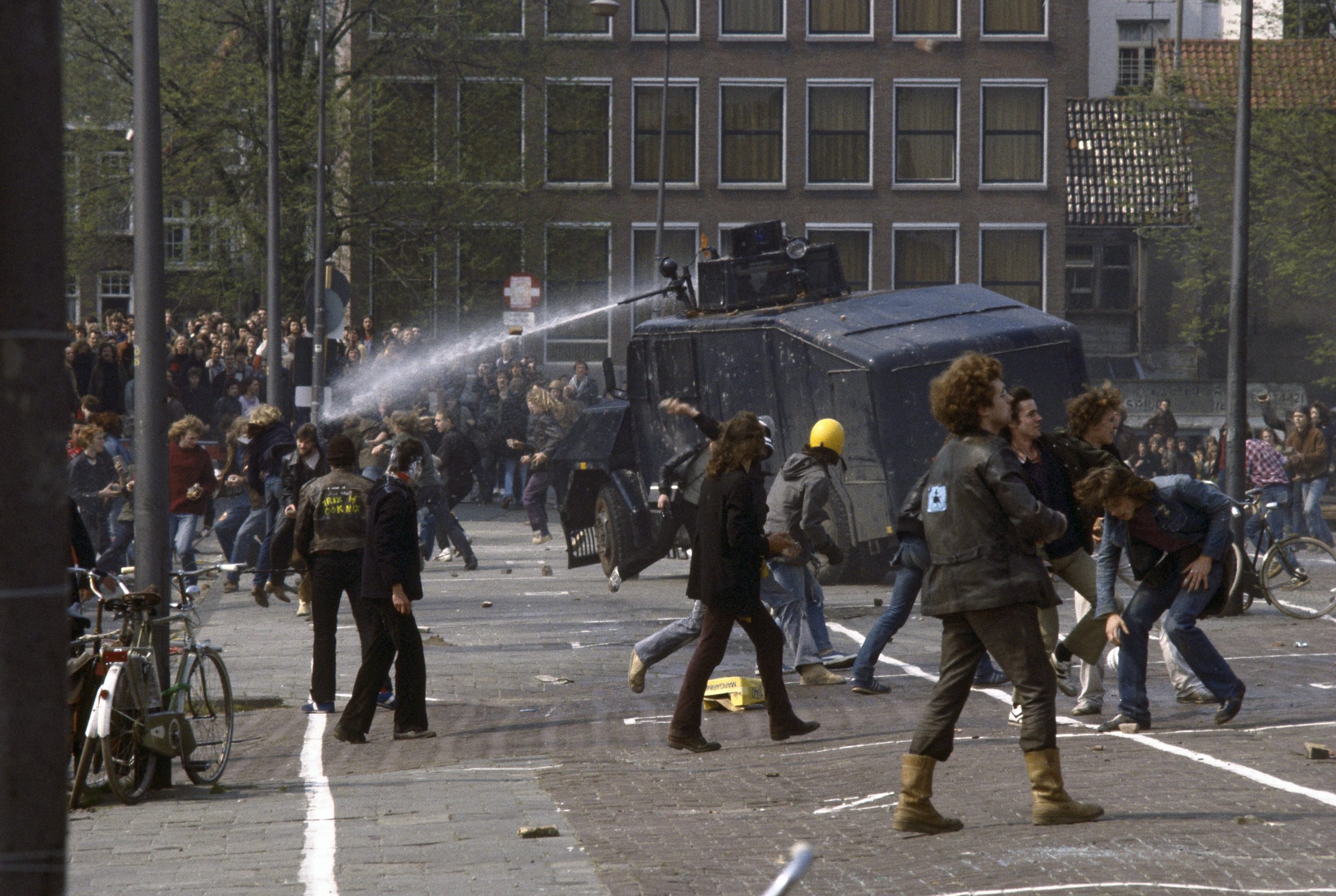 Veertig jaar geleden werd Beatrix onze koningin: 11 x foto's van deze bijzondere dag