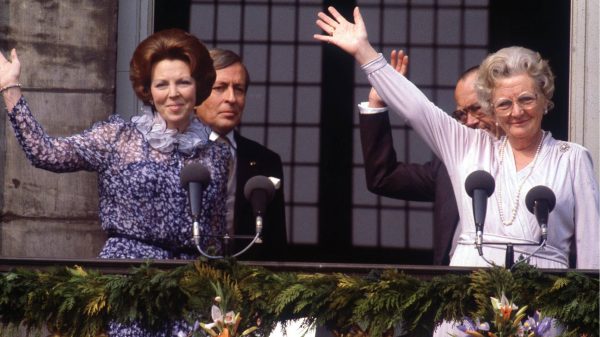 Veertig jaar geleden werd Beatrix onze koningin: 11 x foto's van deze bijzondere dag