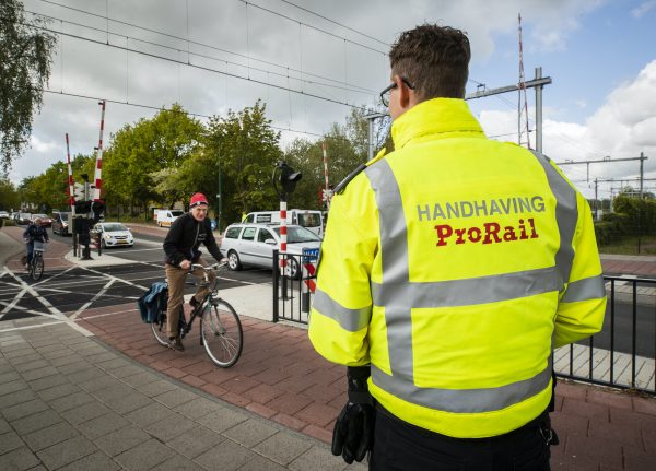 Prorail bewaakt spoorwegovergangen