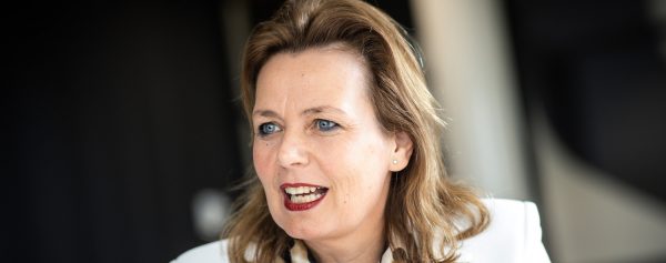 Kostwinner Mireille verdient meer dan haar man