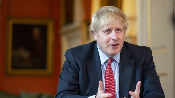 Boris Johnson vernoemt zoon naar artsen