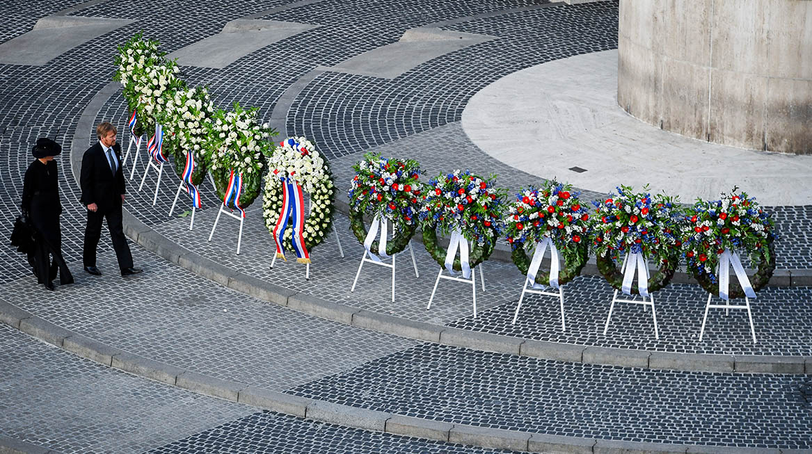 koning willem alexander koningin maxima dodenherdenking de dam amsterdam 2020 5