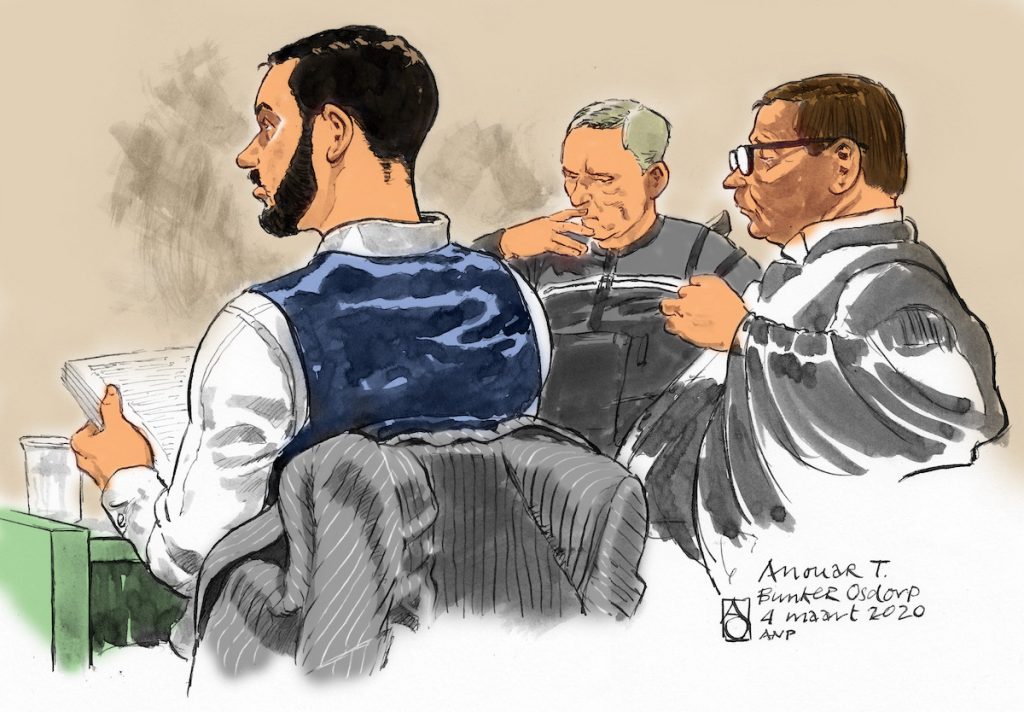 Neef Ridouan Taghi in cel aangehouden voor moordpoging ...