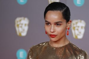 Thumbnail voor Zoë Kravitz wordt doodmoe van 'beledigende' vraag wanneer ze nou een baby krijgt