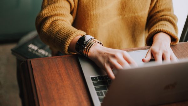 haatzaaien internet frankrijk boete facebook instagram twitter.