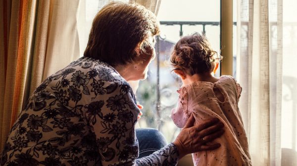 oma moet foto's van kleinkinderen verwijderen van facebook