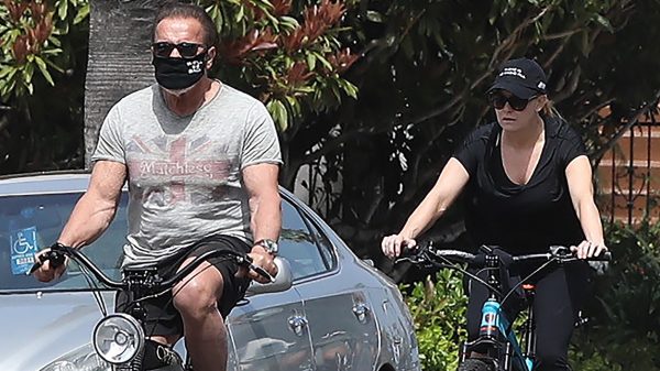 Chris Pratt eet gezellig mee met de augurken van zijn zwanger vrouw Katherine Schwarzenegger