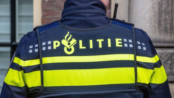 Graven op Urk vermoedelijk vernield door 'kinderen onder de twaalf jaar'