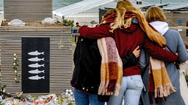 Zoektocht naar surfplank vermiste surfer