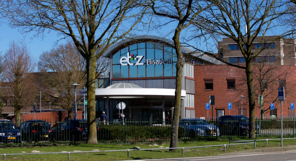 Stank voor dank_ inbrekers halen auto's zorgpersoneel leeg