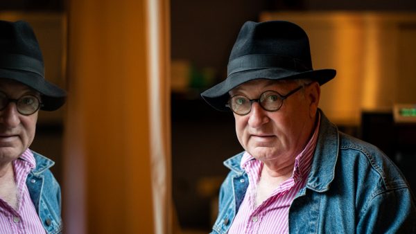 Oudejaarsconference van Youp van ’t Hek mogelijk gecanceld door corona