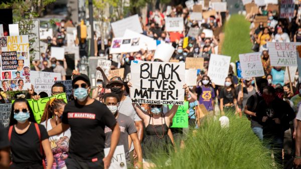 Twee politieagenten in Atlanta ontslagen na buitensporig geweld tijdens protest