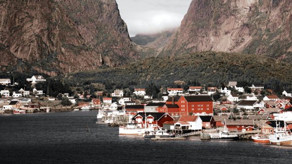 Acht Noorse huizen verdwijnen in zee door grote landverschuiving