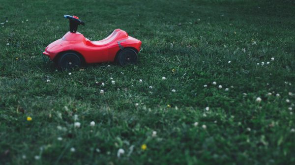 kleuters-overleden-auto-achtergelaten