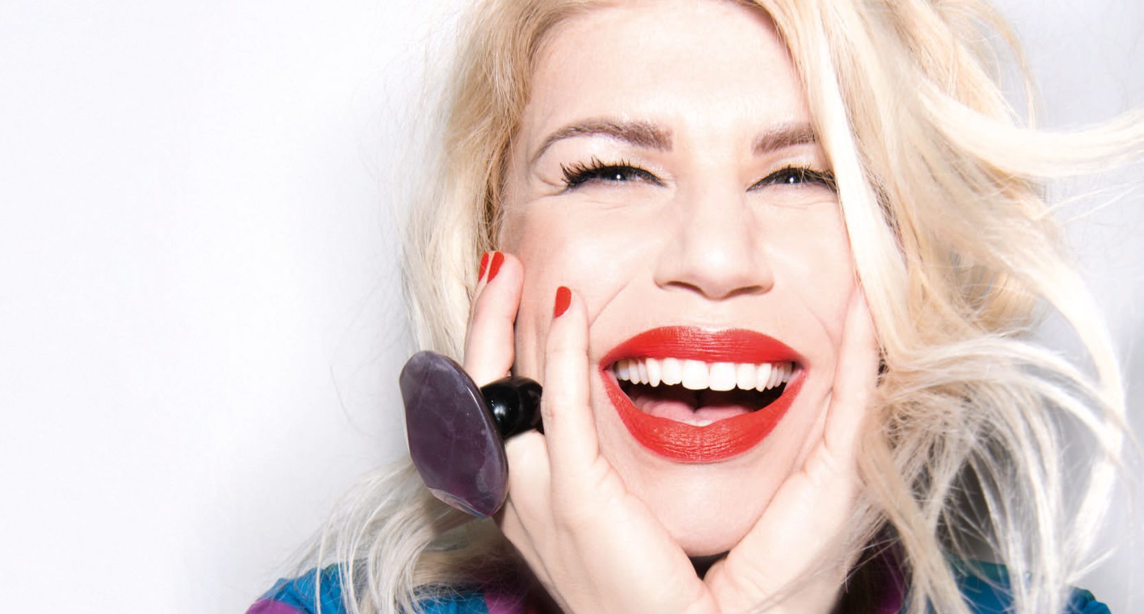 Anne-Marie Jung kan niet stoppen met haring eten