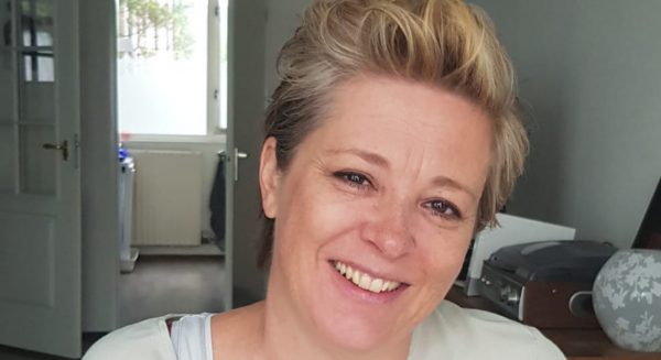 Martine's (49) vader kwam op haar 21e uit de kast_ 'Hij is mijn beste vriend'