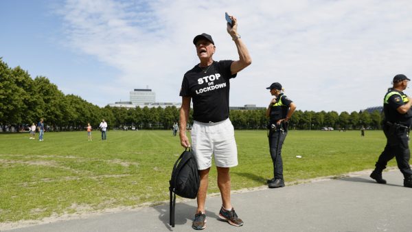 Ondanks verbod tóch betogers op Malieveld, zeven mensen aangehouden