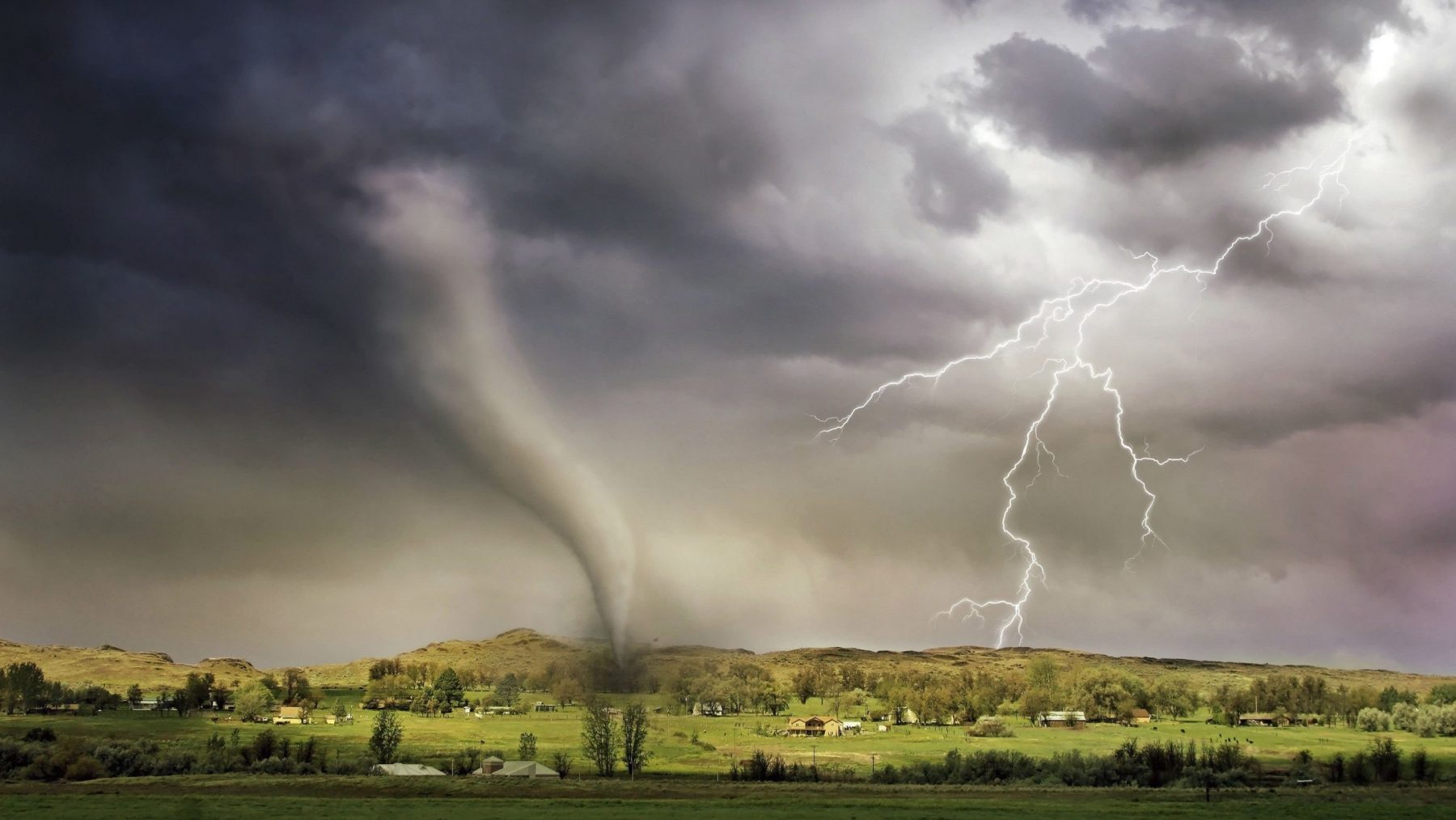 Twister remake Pexels