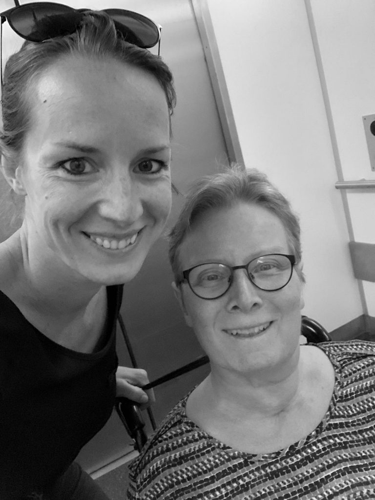 Elies en haar moeder na de coma