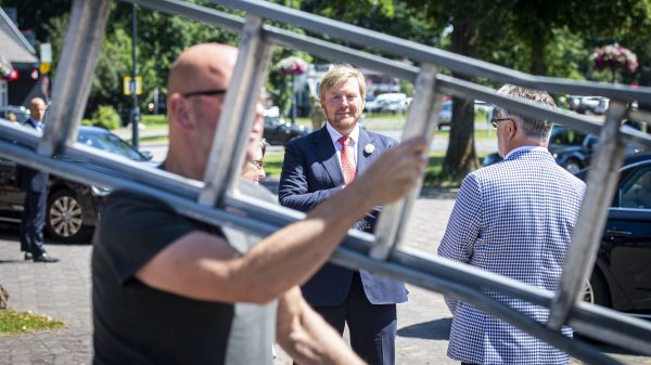 Glazenwasser koning Willem-Alexander