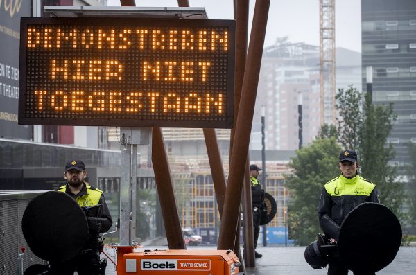 Onrust in Utrecht: politie houdt zo'n vijftien mensen aan