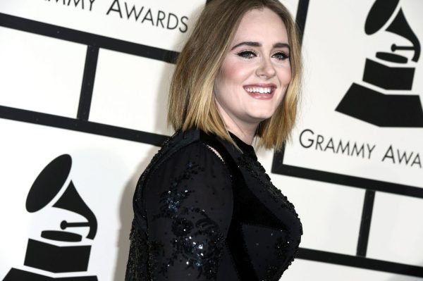Gerucht: 'Adele maakt album met John Legend en producer van Whitney Houston'