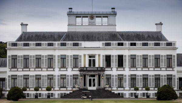Plannen voor woningbouw bij paleis Soestdijk 'schokt' prinsessen