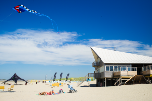 Thumbnail voor Van ijsje naar ijspegel: strandtenten mogen in de winter blijven staan