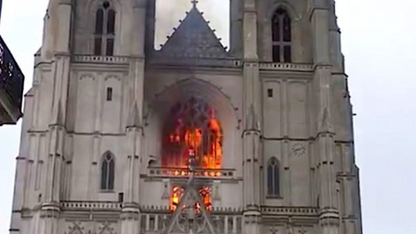 Brand kathedraal Nantes