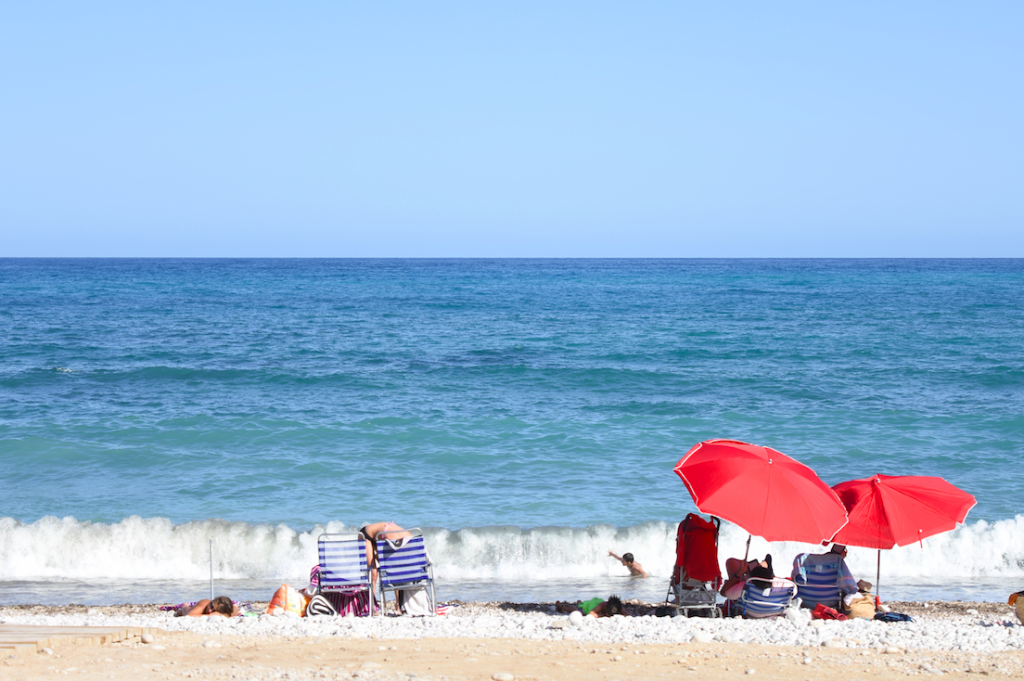 Veilig bakken aan de Costa Brava: Spanje zegt coronavirus onder controle te hebben