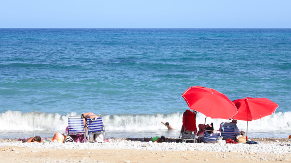 Veilig bakken aan de Costa Brava: Spanje zegt coronavirus onder controle te hebben