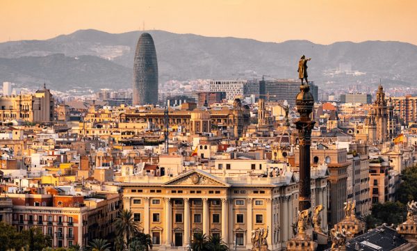 Reizigers naar Barcelona opgepast: reisadvies verschoven naar oranje