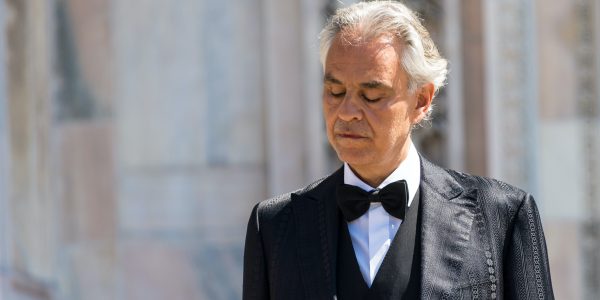 Andrea Bocelli onder vuur na kritiek op coronamaatregelen