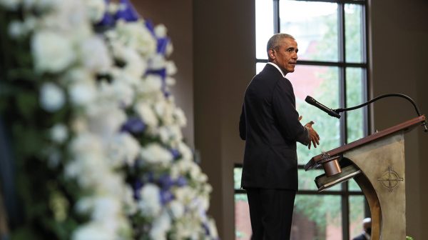 Obama haalt uit naar Trump tijdens uitvaart politicus John Lewis