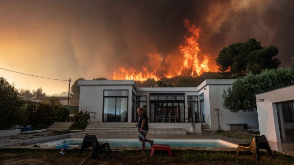 Franse campings bij Marseille ontruimd door felle brand