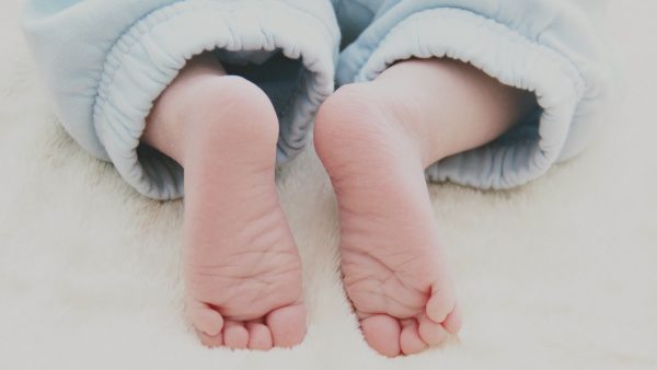 Wonderkind: baby geboren tijdens vernietigende explosie in Beiroet