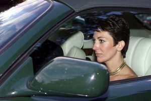 Thumbnail voor Epstein-handlanger Ghislaine Maxwell wil einde aan zelfmoordwacht: 'Het is te zwaar'