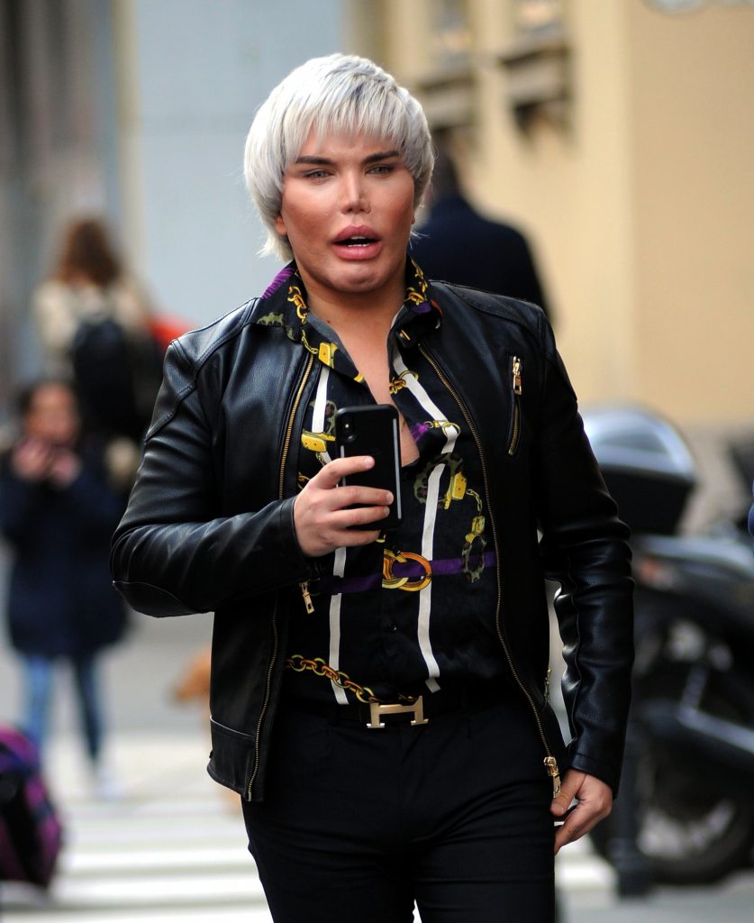 Ken' Rodrigo Alves gaat nu door leven als Barbie