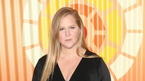 Thumbnail voor Amy Schumer geeft zwangerschapswens op: 'IVF was heel zwaar voor me'