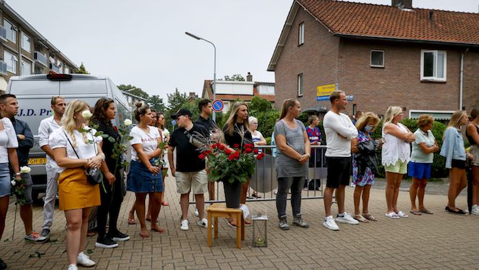 Stille tocht bas van wijk trekt veel toeschouwers en belangstellenden