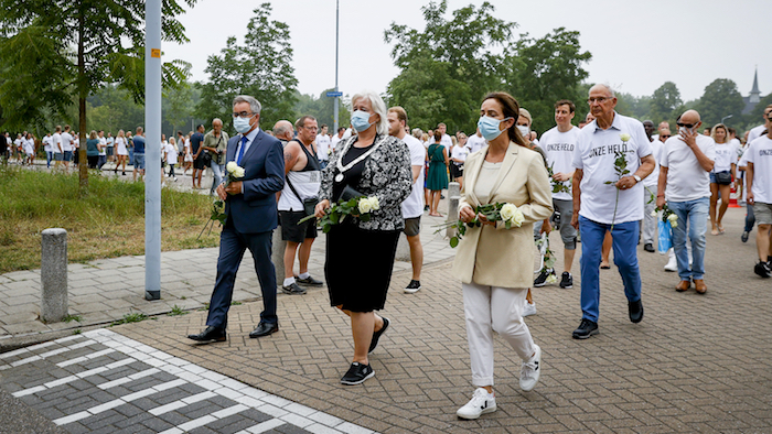 Stille tocht bas van wijk trekt veel toeschouwers en belangstellenden