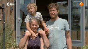 Thumbnail voor Anneloes woont met haar gezin in een tiny house: 'Minimaliseren begon door luiheid'