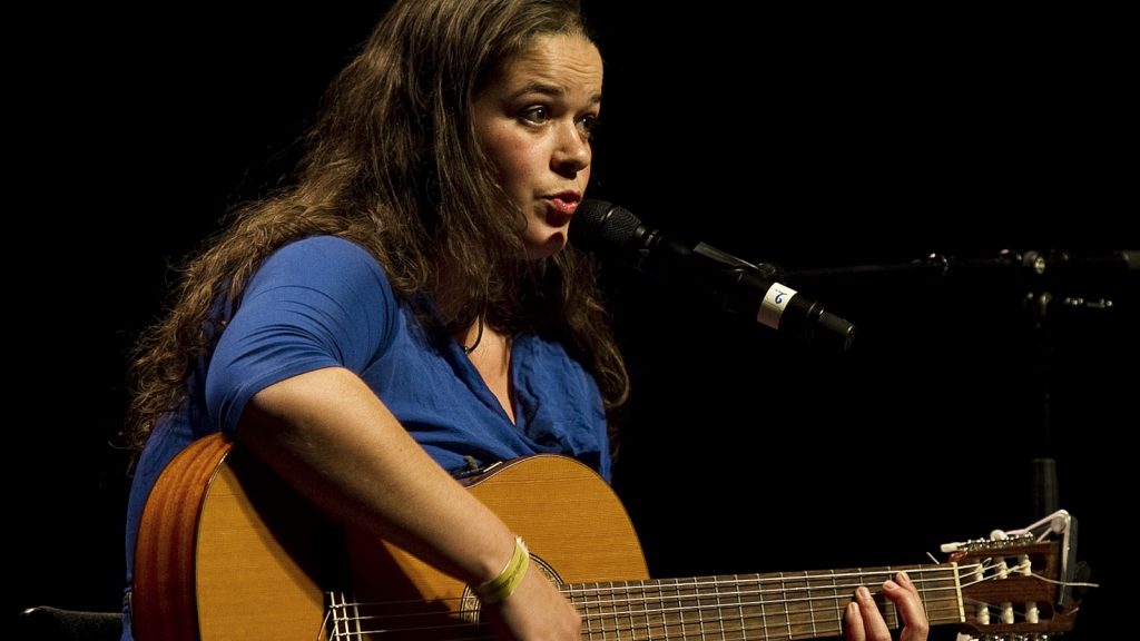 Cabaretière Katinka Polderman bevallen van zoon en deelt zijn naam