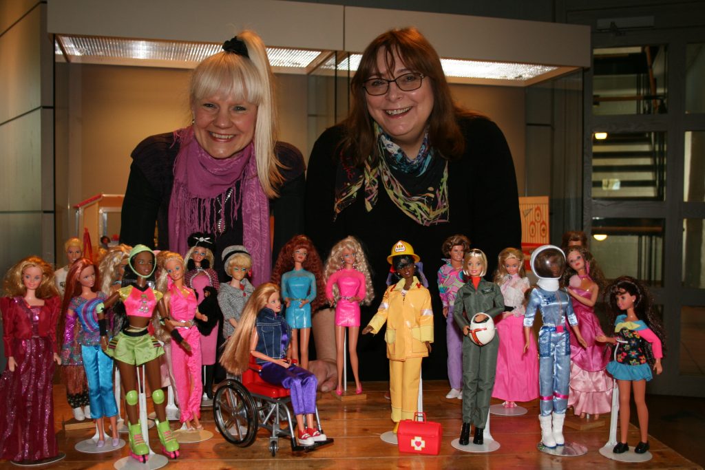 Barbie girls: Bettina Dorffman en Karin Schrey
