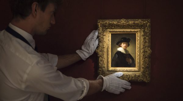 Klein schilderij dat jaren in Engels depot stond, is misschien tóch van Rembrandt