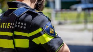 Thumbnail voor Vrouw gaat viral met post over haar (politie)man: 'Het zijn superhelden met een gezin'