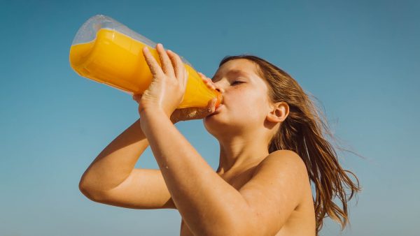 kind drankje vruchtendrank frisdrank suiker sap ongezond voedingscentrum