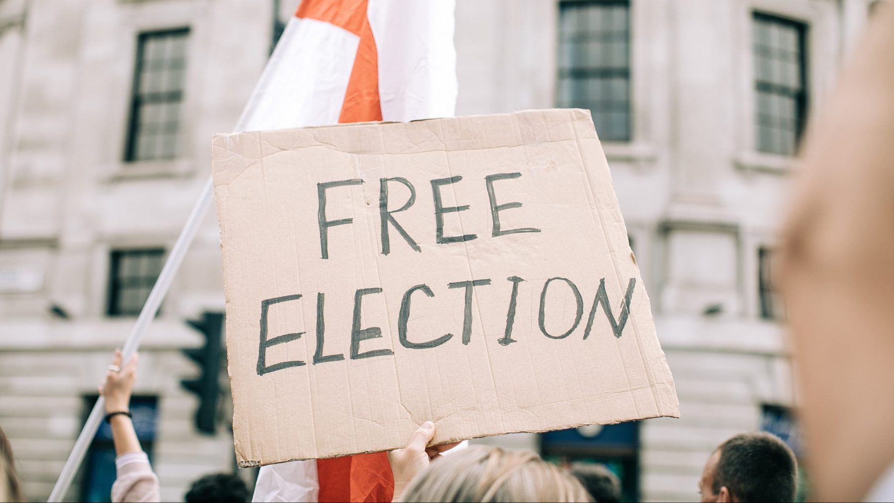 Deze 73-jarige vrouw is de held van de Wit-Russische demonstranten