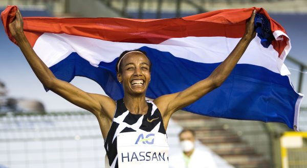 Nederlandse atleet Sifan Hassan verbetert werelduurrecord