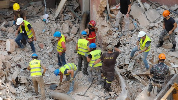 reddingswerkers beiroet geen teken van leven meer puin explosie doden